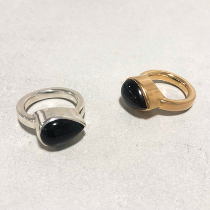 drop stone ring / onyx