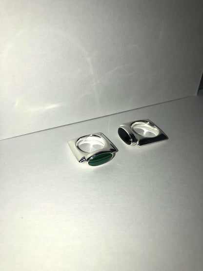 square at stone ring      /  malachite