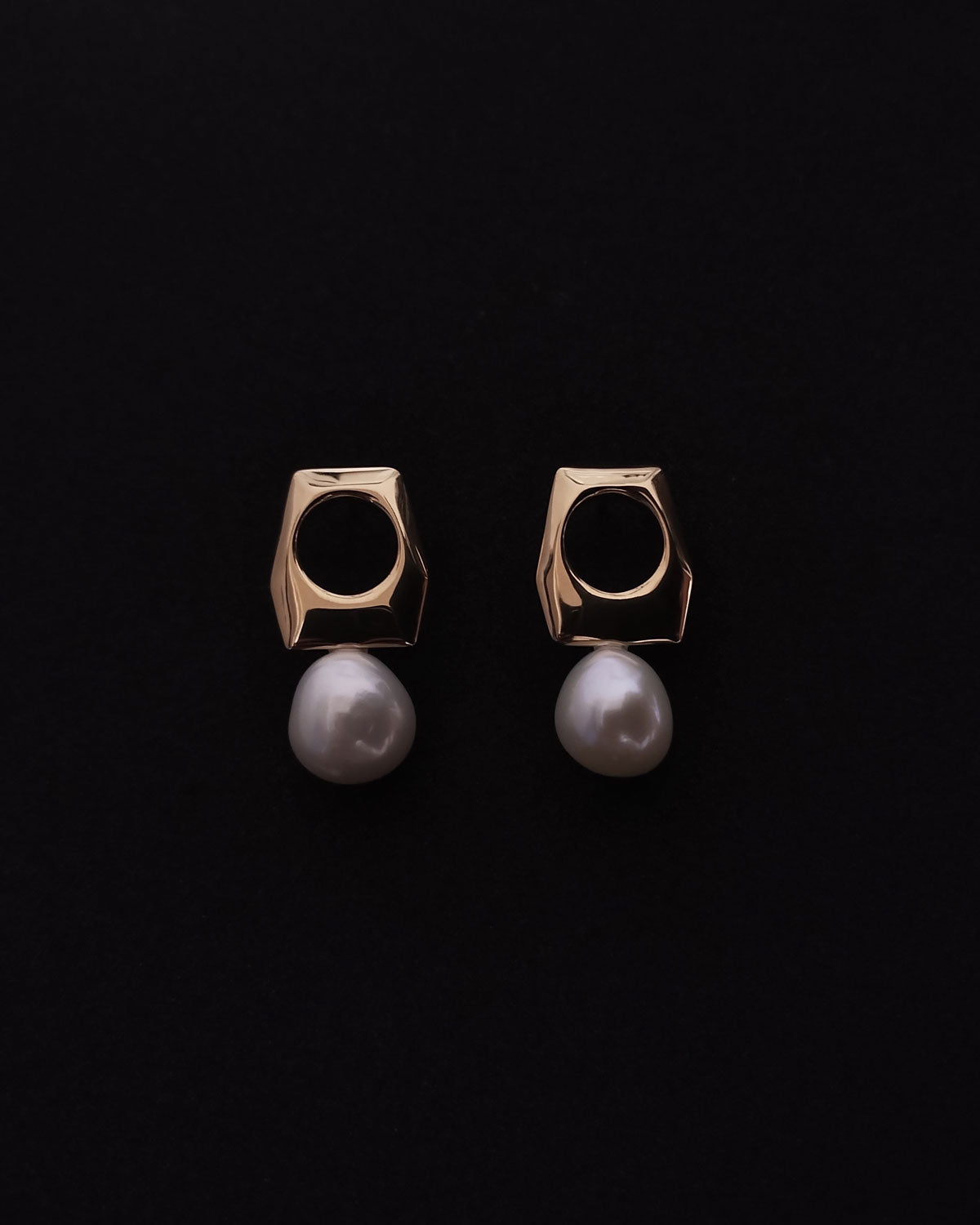 ARCHI H pearl pierce GOLD